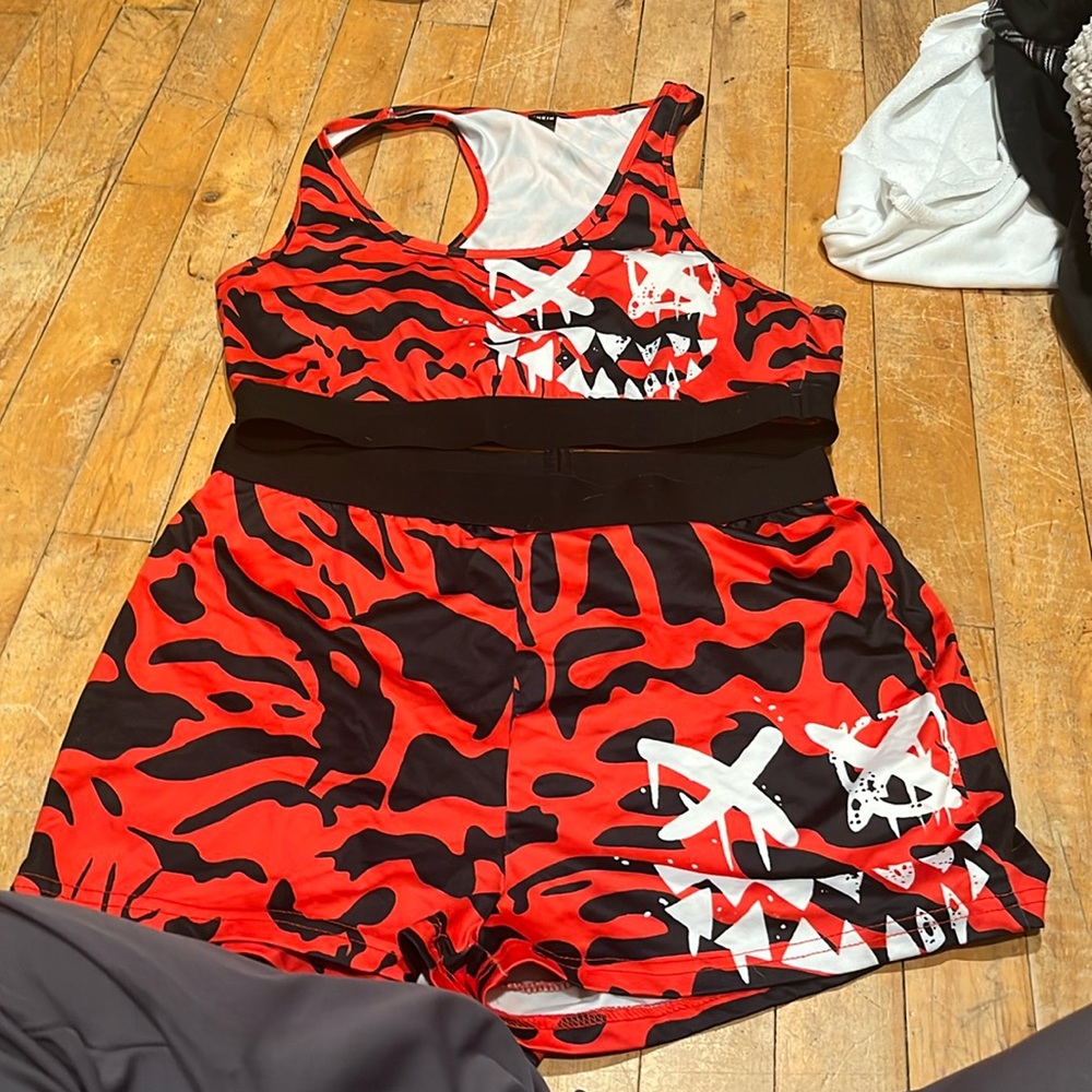 2 piece sports bra and spandex set